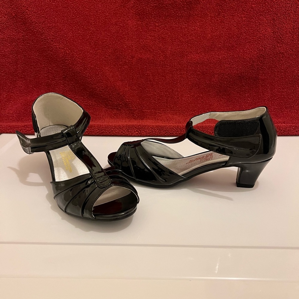 Angel Steps Eva Pump Women’s Shoes, Black Patent, Size—7.5 - Picture 11 of 12